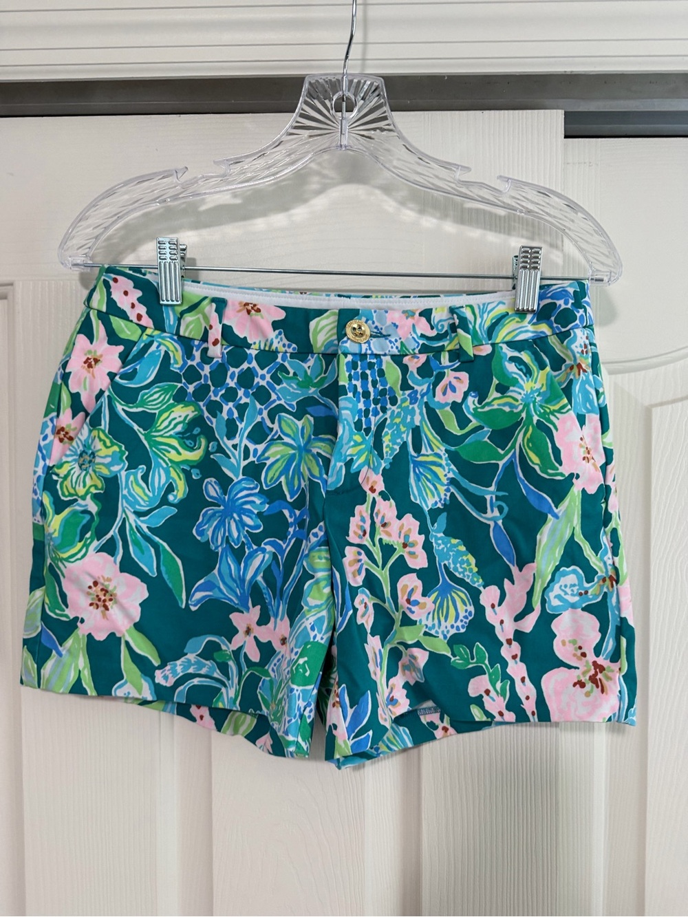 Lilly Pulitzer Callahan Mid-Rise Shorts Hot On The Vine Print